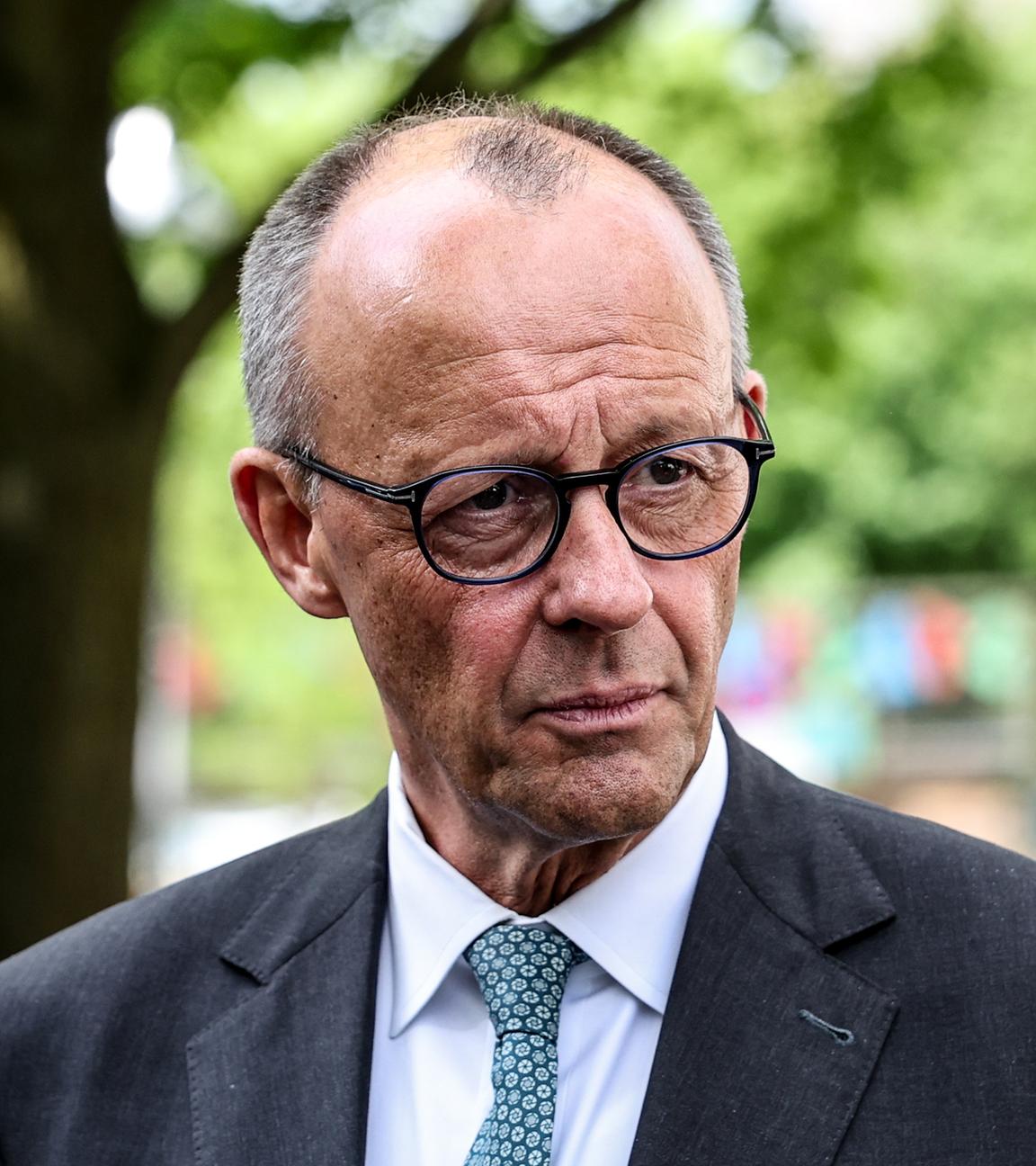 Bundeskanzler Friedrich Merz gibt am 4. Mai 2026 im Vorfeld der Sitzung des CDU-Vorstands in der Chabad-Synagoge in Berlin eine Presseerklärung ab.