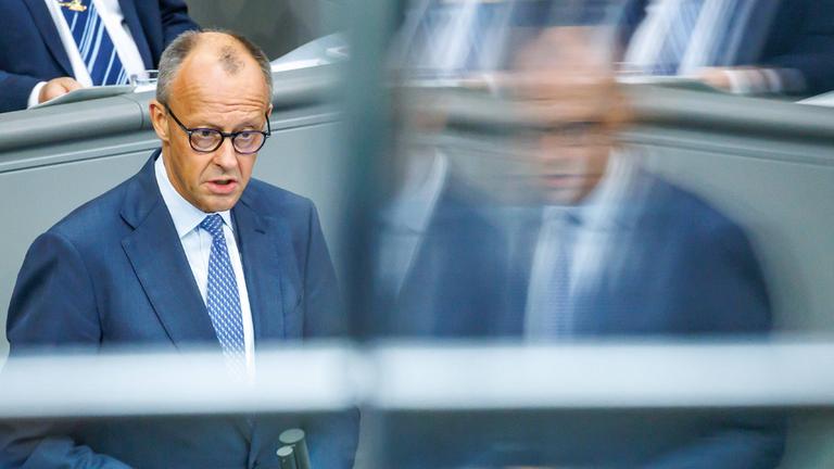 Bundeskanzler Friedrich Merz (CDU) spricht im Deutschen Bundestag am 11.06.26 in Berlin.