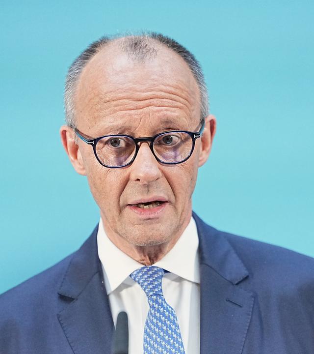 Bundeskanzler Friedrich Merz (CDU) spricht bei einer Pressekonferenz.