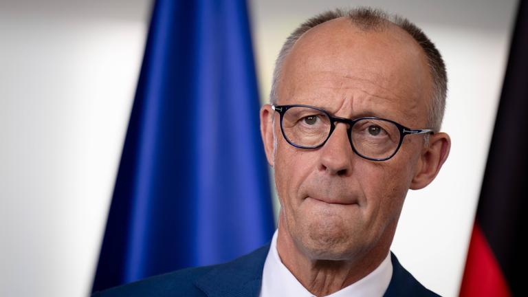 Bundeskanzler Friedrich Merz bei einer Pressekonferenz im Bundeskanzleramt in Berlin, am 27.08.2026.