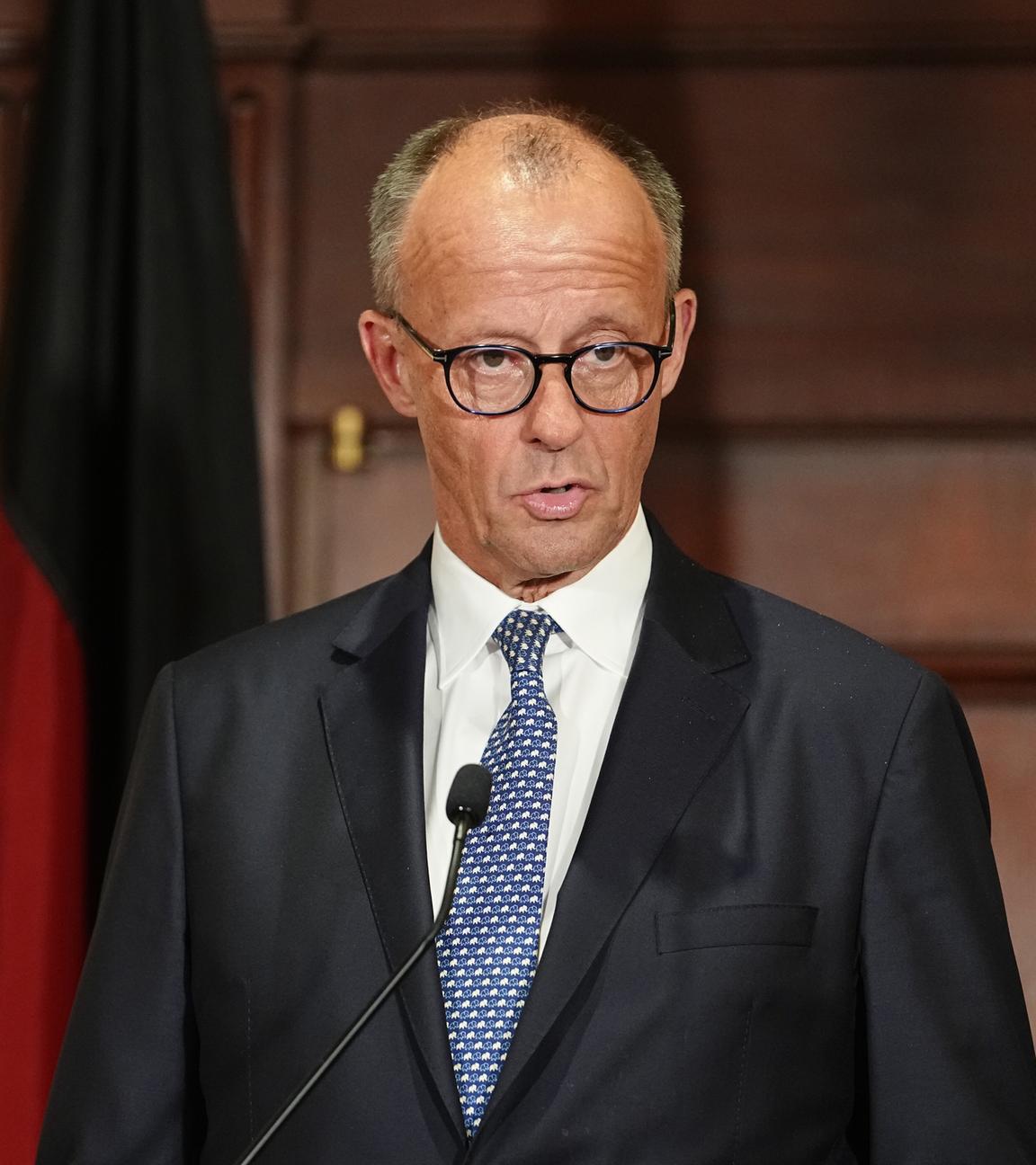 Bundeskanzler Friedrich Merz gibt im Willard Hotel ein Pressestatement nach einem Treffen von US-Präsident Trump und dem ukrainischen Präsidenten Selenskyj mit europäischen Staats- und Regierungschefs im Weißen Haus