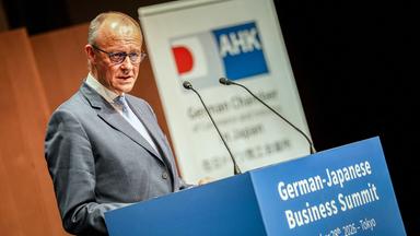 Bundeskanzler Friedrich Merz (CDU) spricht beim German-Japanese Business Summit, auf Einladung der Deutsch-Japanischen Außen- und Handelskammer, aufgenommen am 2128.10.2026  in Tokyo (Japan)