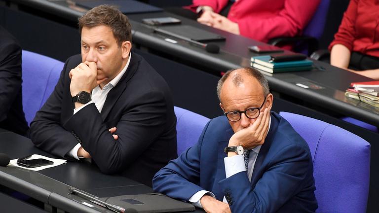Bundesfinanzminister Lars Klingbeil (SPD) und Bundeskanzler Friedrich Merz (CDU) am 11.07.2025
