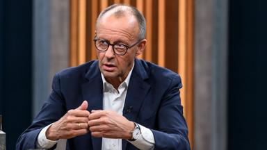 Kanzler Friedrich Merz (CDU) spricht in der ARD-Sendung "Caren Miosga".