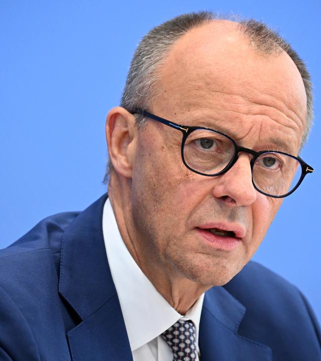 Friedrich Merz spricht bei seiner Sommer-Pressekonferenz , aufgenommen am 14.07.2026