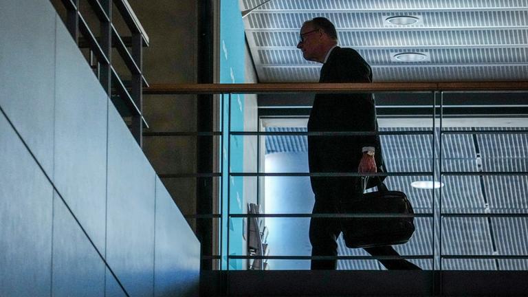  Friedrich Merz, Unions-Kanzlerkandidat und CDU-Bundesvorsitzender, kommt zu Sondierungsgesprächen von Union und SPD nach der Bundestagswahl. 