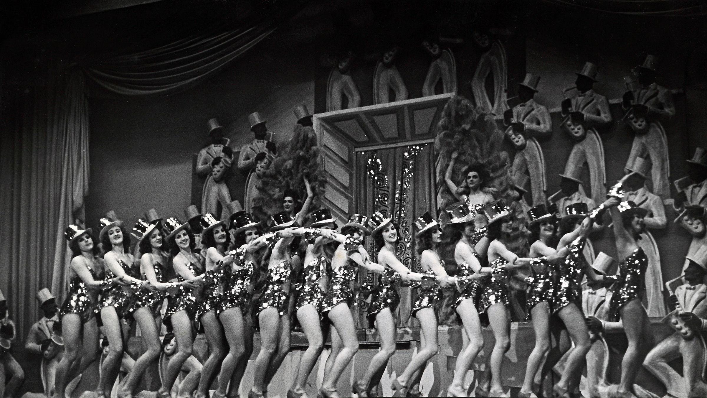 Girlreihe im Ballettbild "Wirbelnde Rhythmen" im März 1947