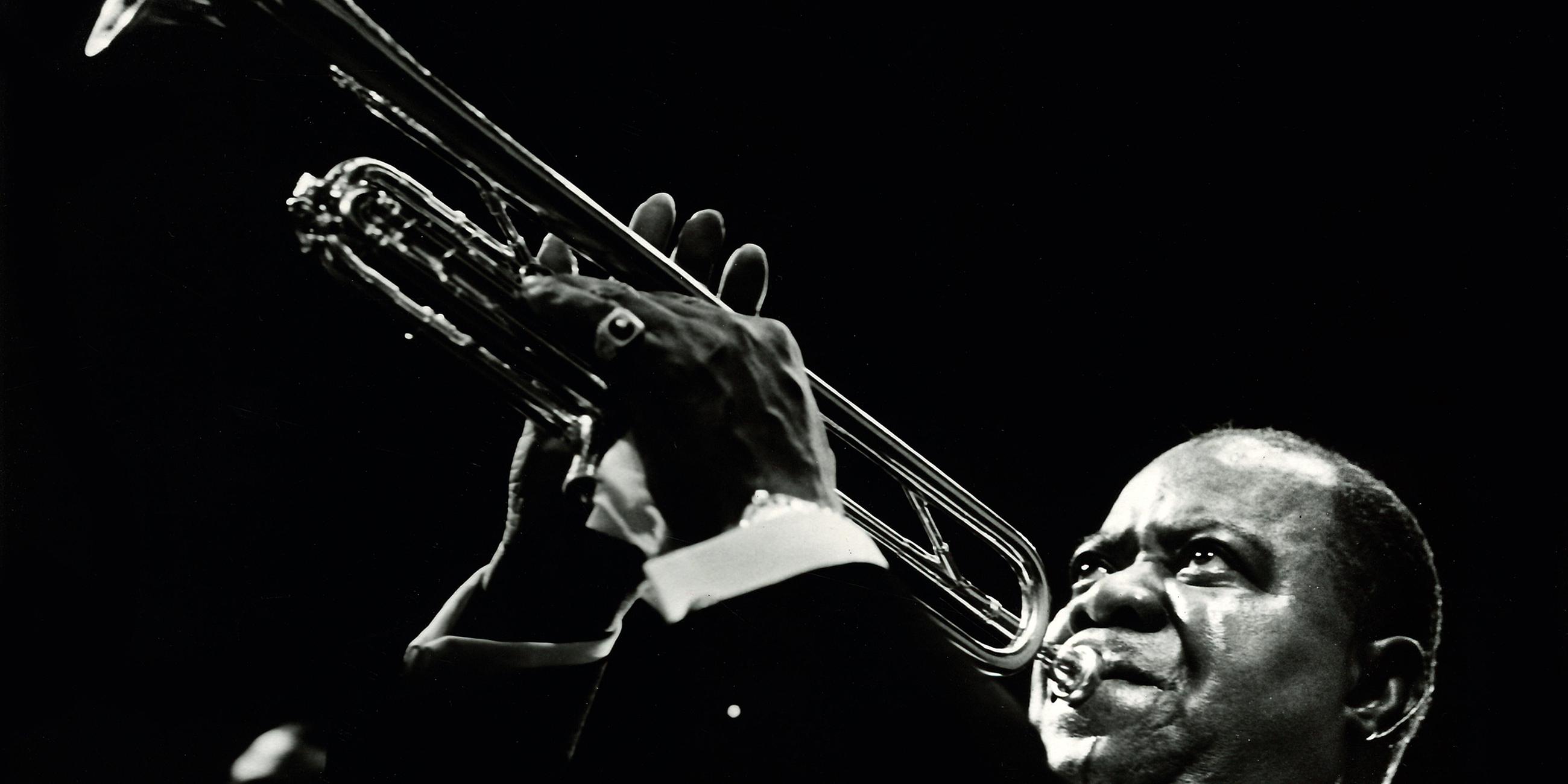 Louis Armstrong bei seinem Gastspiel im Friedrichstadt-Palast im März 1965  