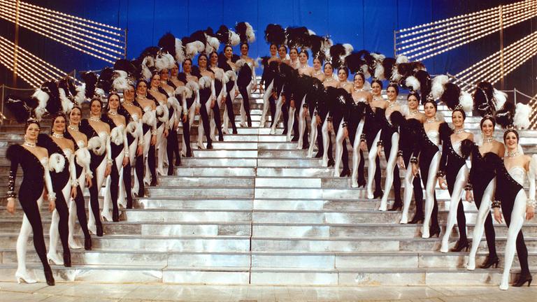 Girlreihe der Eröffnungsproduktion „Premiere Friedrichstr. 107“ im April 1984 