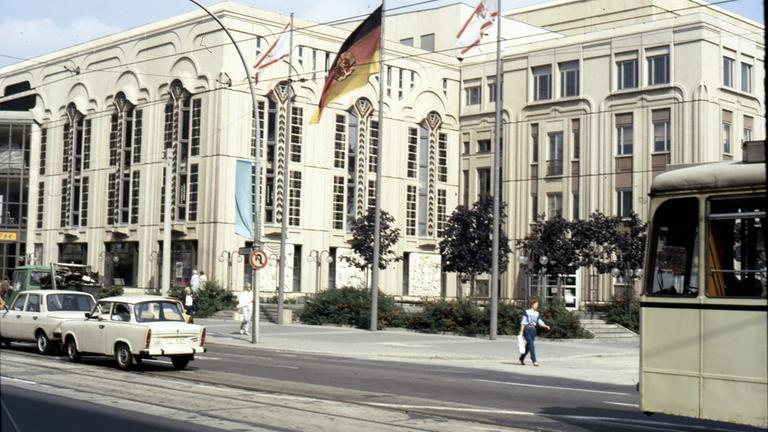 Neuer Friedrichstadt-Palast im September 1987