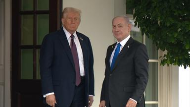 Donald Trump und Benjamin Netanjahu (rechts)