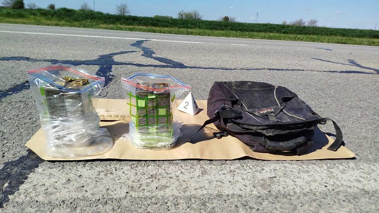 Serbischen Ermittler haben mit Sprengstoff gefüllte Konservendosen gefunden.