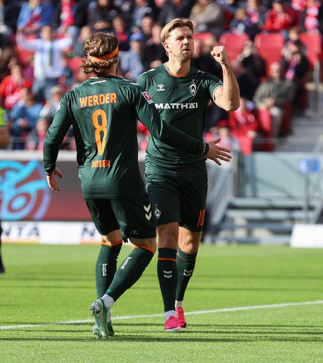 Niclas Fuellkrug (SV Werder Bremen) jubelt. 
