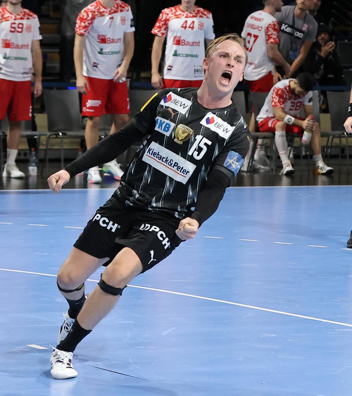 Tobias Schjoelberg Groendahl jubelt nach Siegtreffer zum 32:31über Dinamo Bukarest.