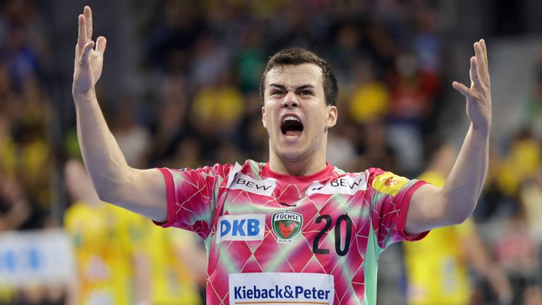 Berlins Tim Freihöfer jubelt beim Spiel gegen die Rhein Neckar Löwen am 08.06.2025.