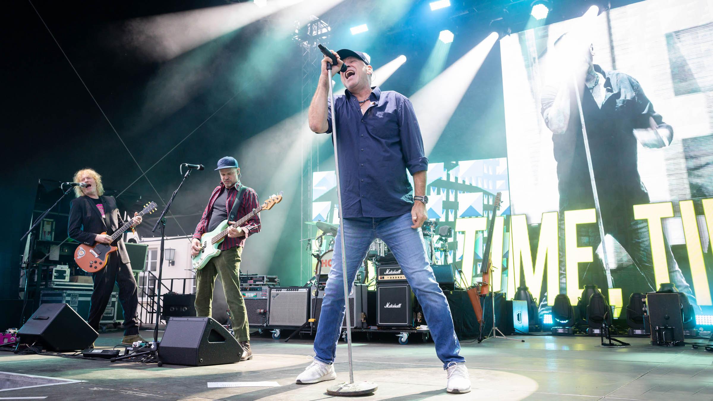 Eine Open-Air-Tour und ein neues Album: Darauf können sich die Fans von Fury In The Slaughterhouse in diesem Sommer freuen. Seit 2017 ist die Band aus Hannover wieder zusammen. (30.01.2026)