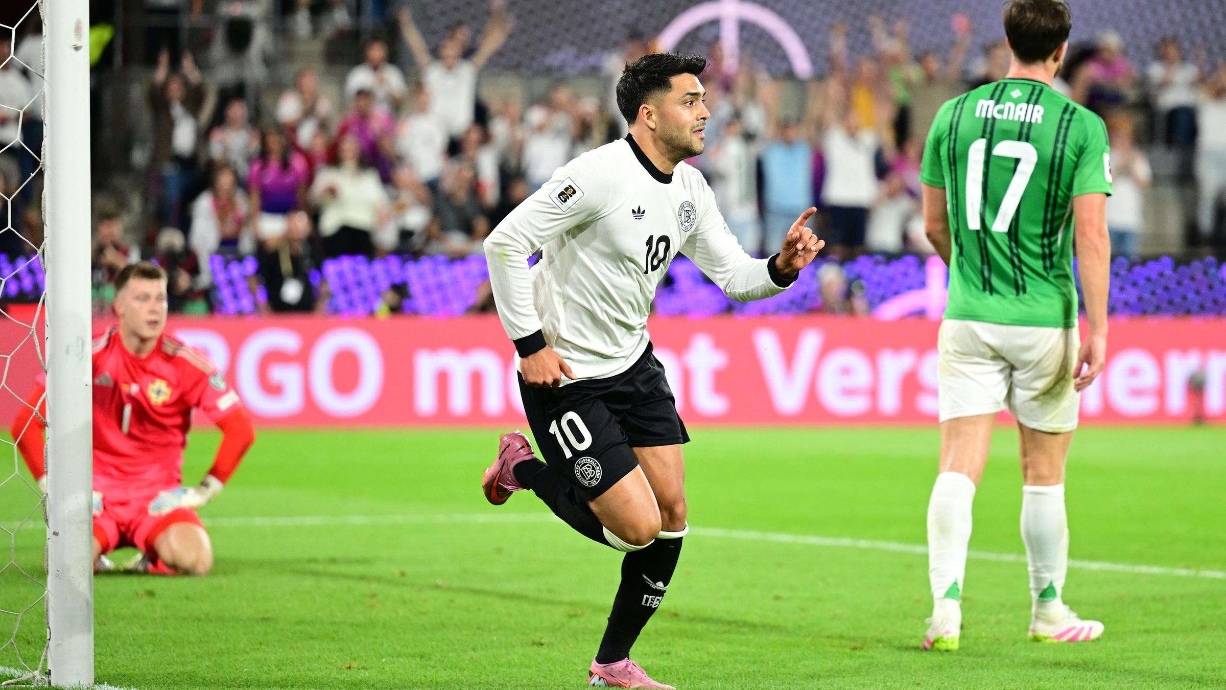 Fußball: Deutschland gegen Nordirland.
