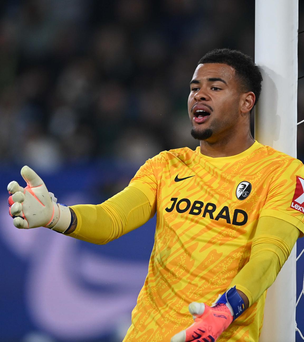 Fußball: Keeper Noah Atubolu.