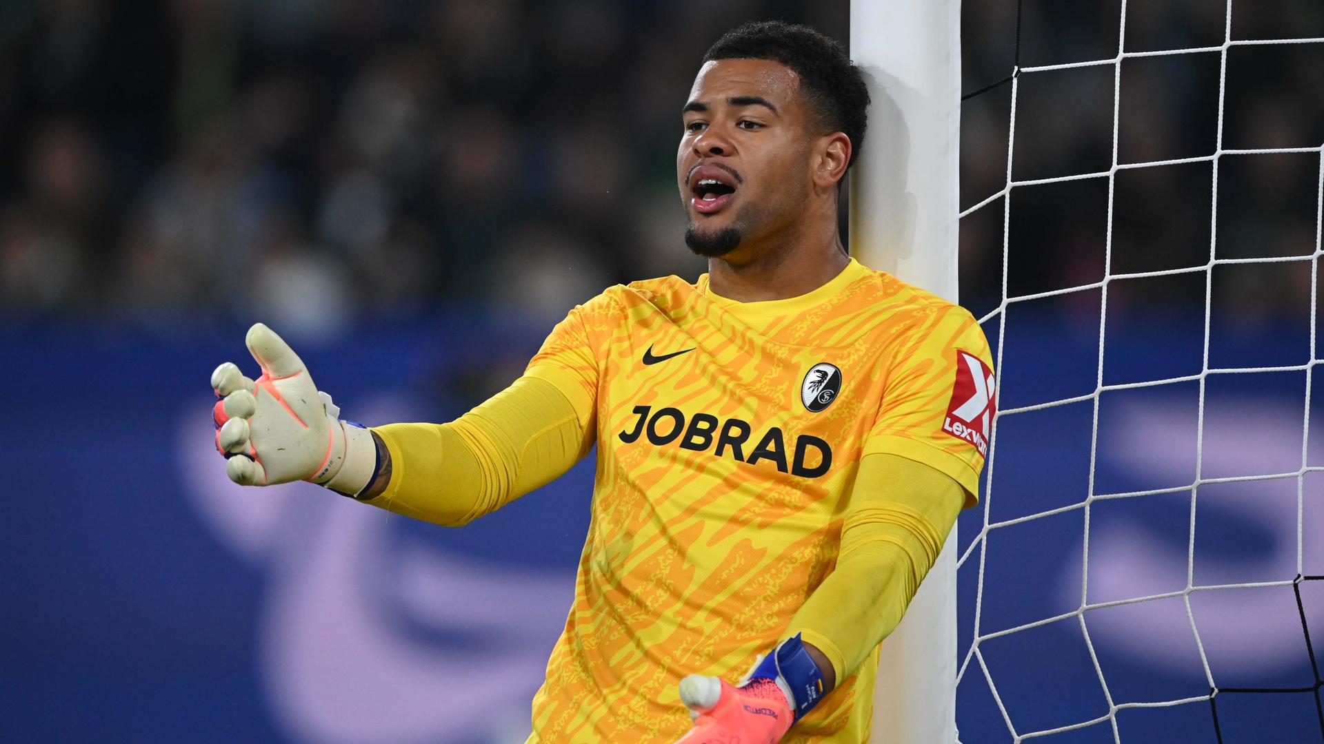 Fußball: Keeper Noah Atubolu.