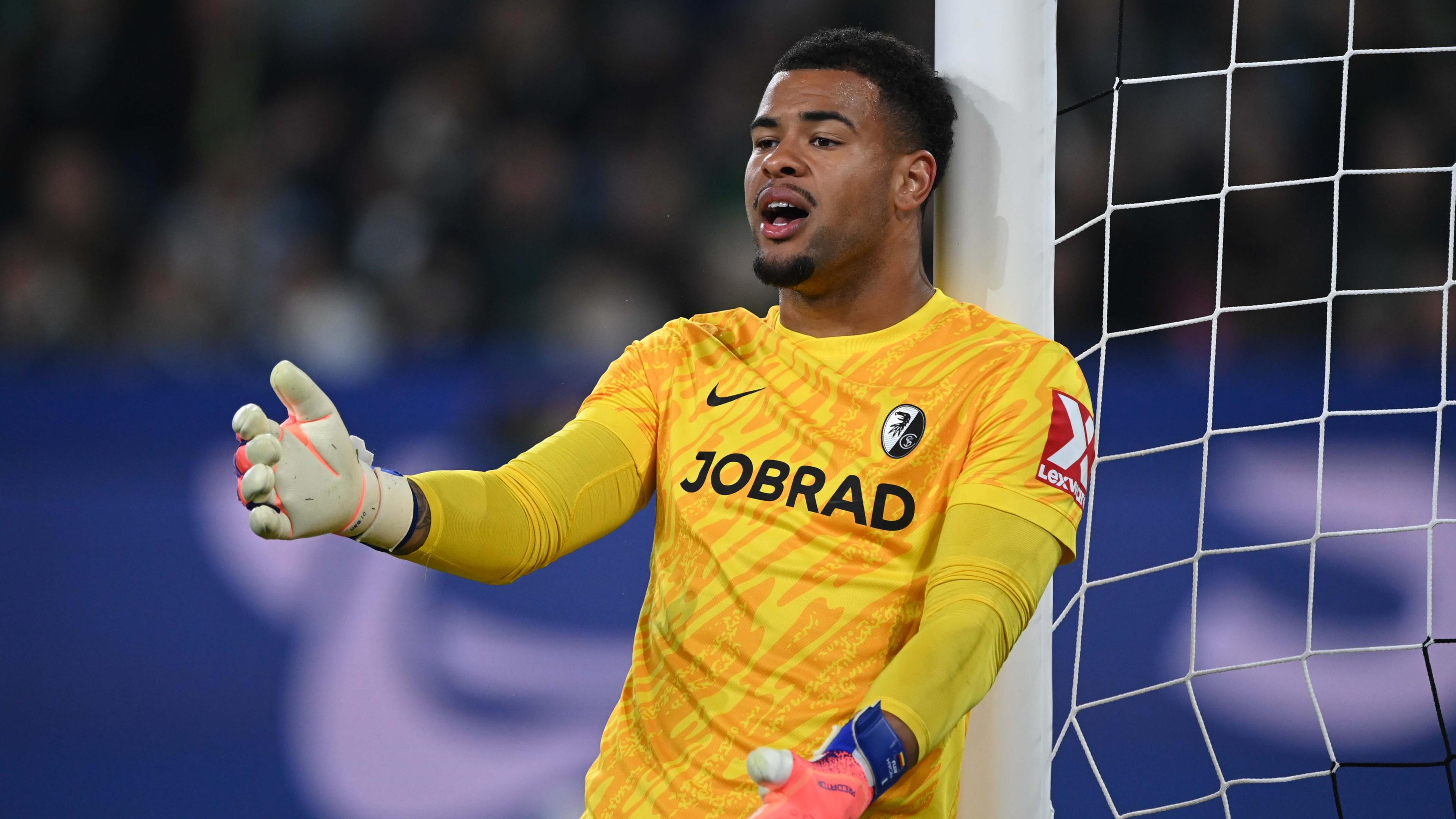 Fußball: Keeper Noah Atubolu.
