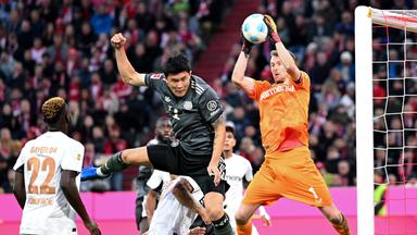 Fußball: FC Bayern München gegen Bayer Leverkusen.