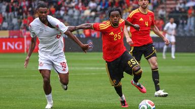 Firas Chaouat (Tunesien) und Nathan Ngoy (Belgien) kämpfen. 