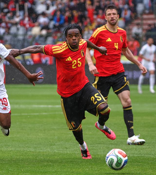 Firas Chaouat (Tunesien) und Nathan Ngoy (Belgien) kämpfen. 