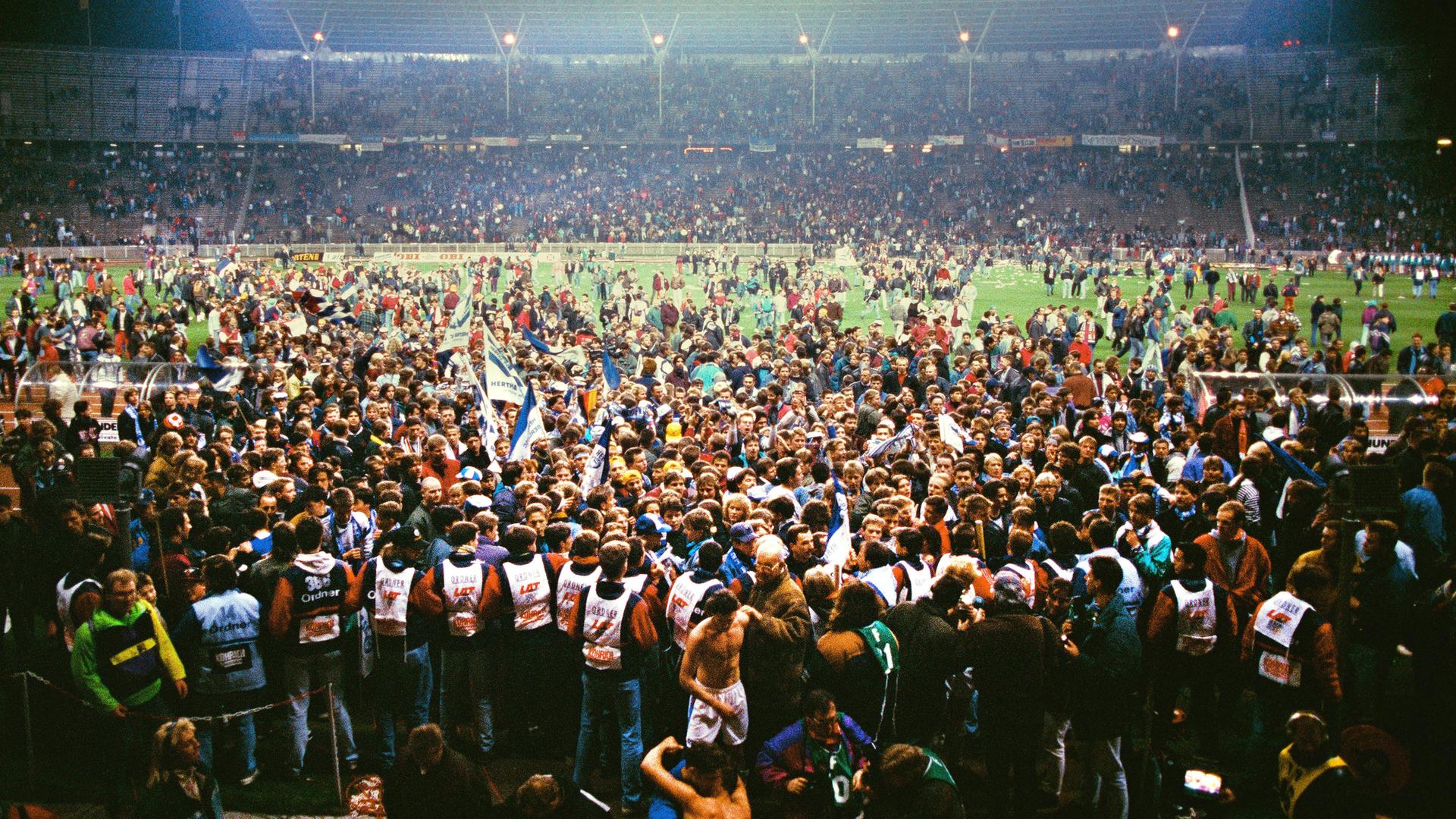 Fusßball Berlin 31.03.1993 Olympiastadion DFB Pokal