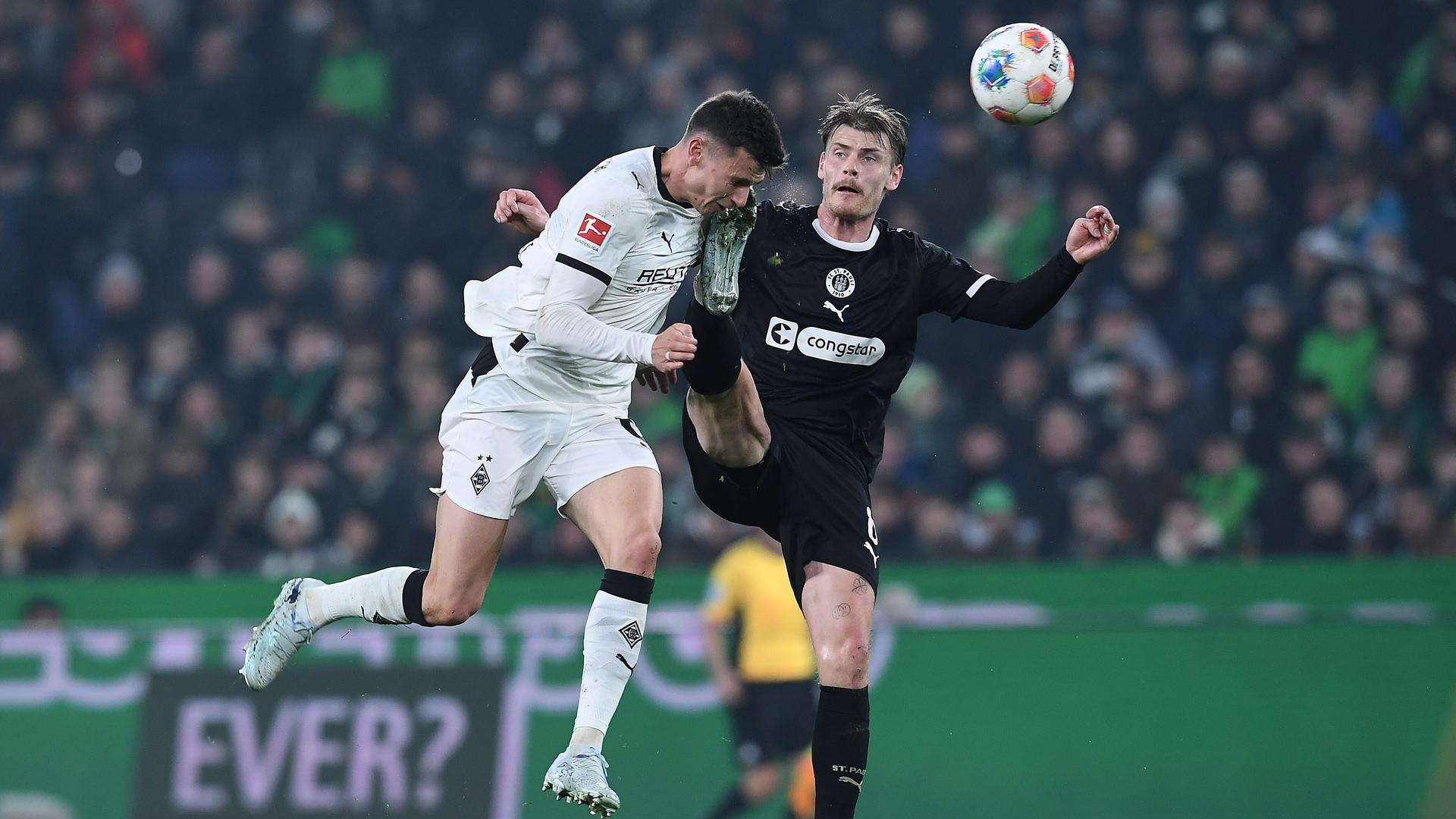 Fußball: Borussia Mönchengladbach - FC St. Pauli.