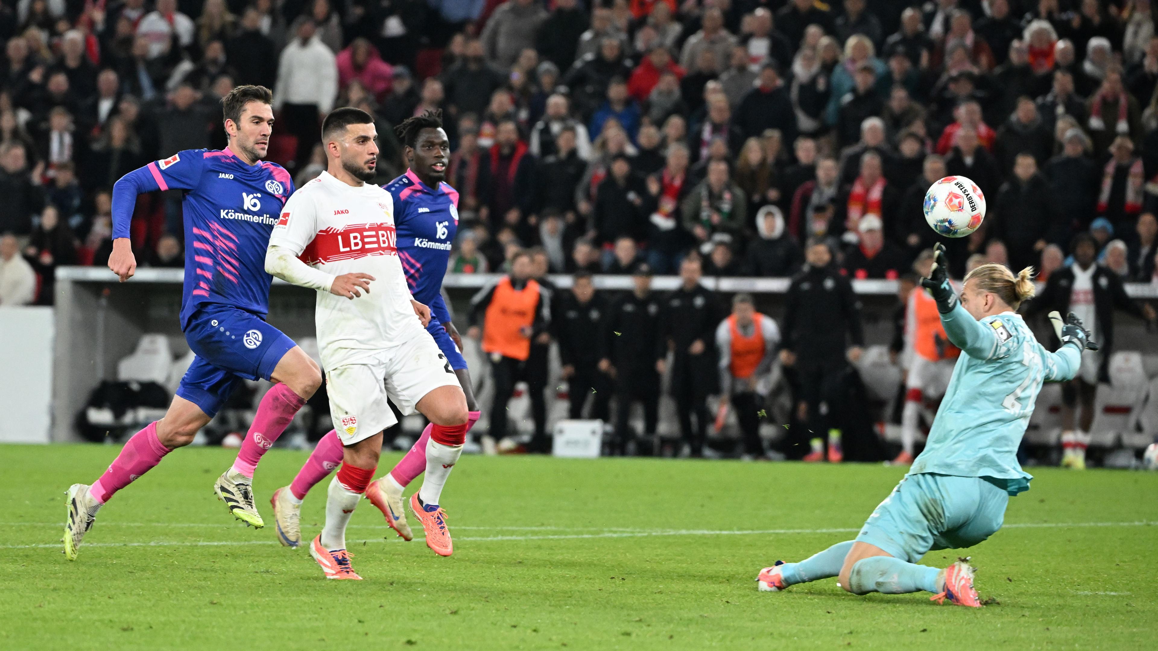 Fußball: Stuttgart gegen Mainz.