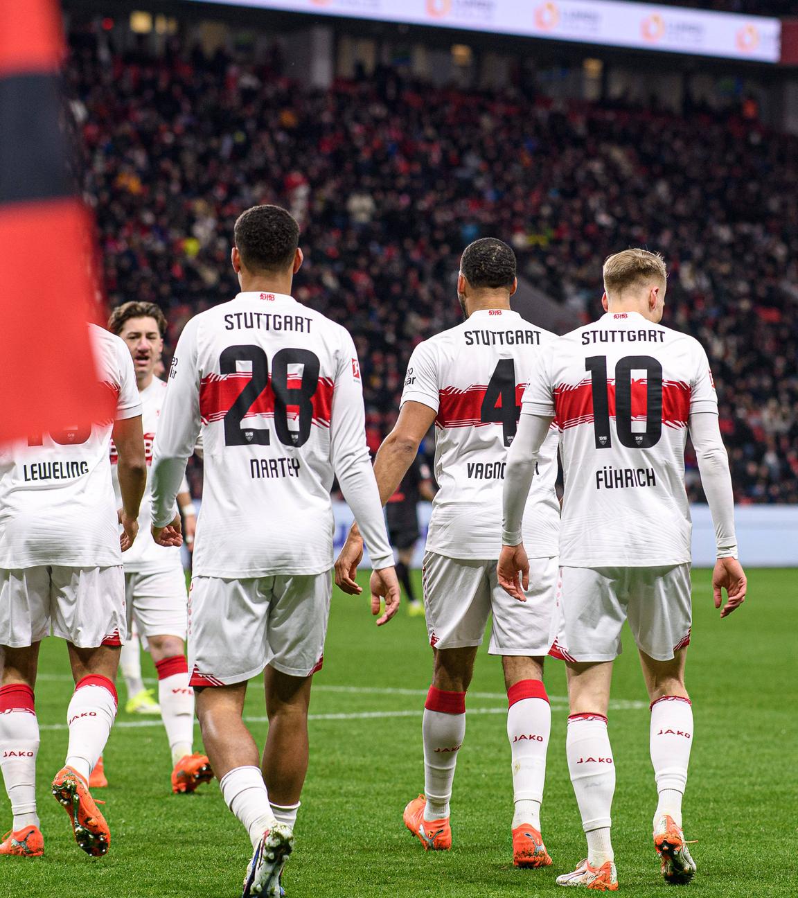 Fußball, Bundesliga, VfB Stuttgart - Bayer 04 Leverkusen: Nikolas Nartey, Josha Vagnoman, Chris Fuehrich