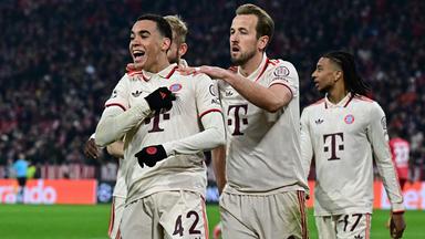 Bayern Münchens Jamal Musiala jubelt nach seinem Tor.
