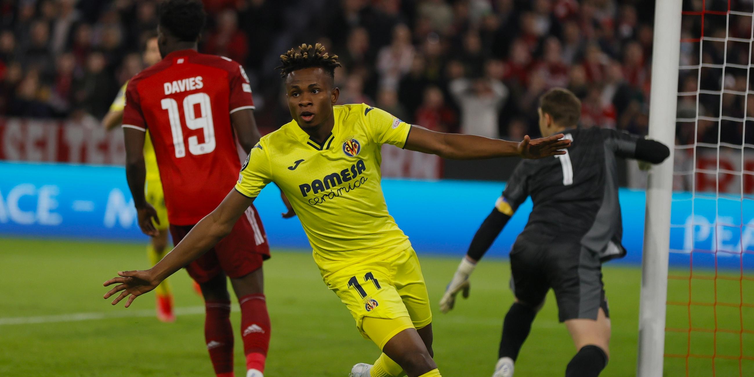 Villarreals Chukwueze bejubelt sein Tor gegen den FC Bayern.