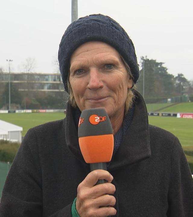 Fußball: Claudia Neumann in Nyon.