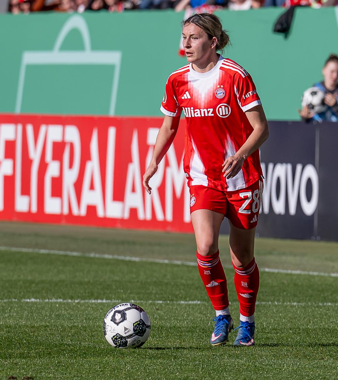 Fussball, DFB-Pokal, Halbfinale, Frauen: FC Bayern München - SGS Essen
