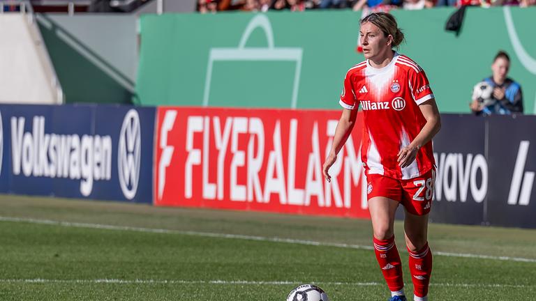 Fussball, DFB-Pokal, Halbfinale, Frauen: FC Bayern München - SGS Essen