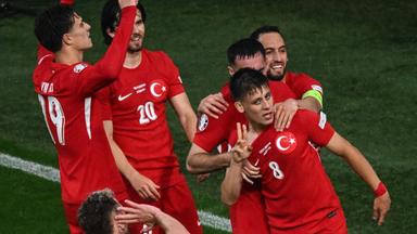 Fußball: Die türkische Mannschaft beim 3:1 gegen Georgien.