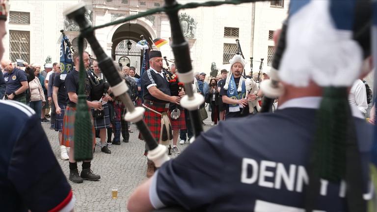 Ganz München ist eine Schotten-Party