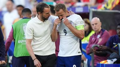 Fußball: Southgate und Kane.