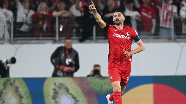 Torschütze Vincenzo Grifo bejubelt das 1:0 im Europaleague-Viertelfinal-Hinspiel gegen Celta Vigo.