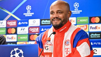 Bayern-Trainer Vincent Kompany bei der Pressekonferenz am 12. Oktober 2026 vor dem Champions-League-Spiel in Stavanger.
