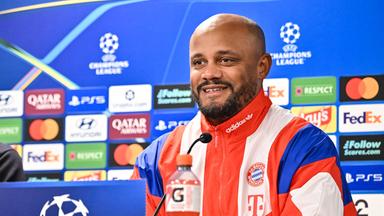 Bayern-Trainer Vincent Kompany bei der Pressekonferenz am 12. Oktober 2026 vor dem Champions-League-Spiel in Stavanger.