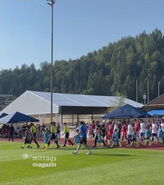 Während des Trainingslagers am Tegernsee spiel der FC Bayern gegen Rottach-Egern.