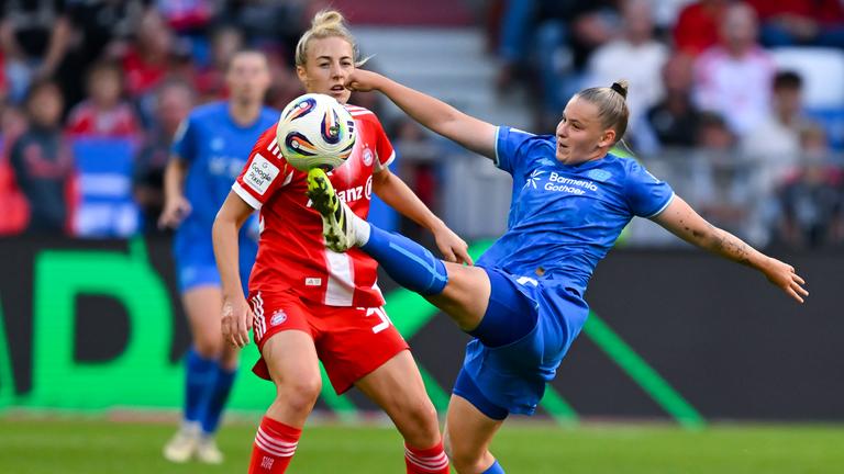 Fußball: Frauen-Bundesliga 1. Spieltag, FC Bayern gegen Leverkusen.