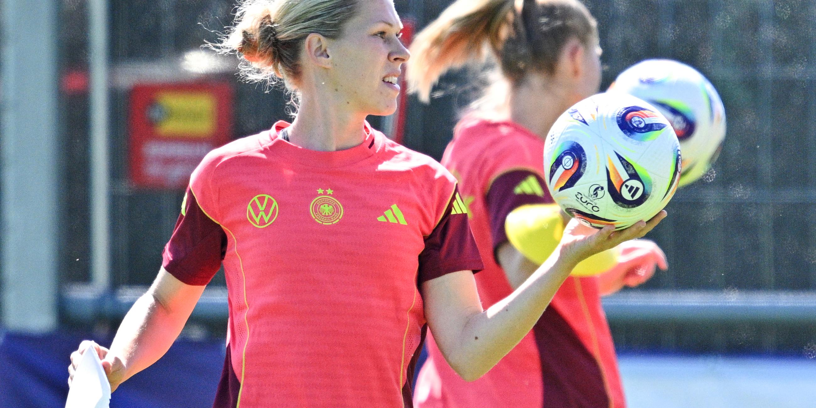 Deutschlands Rebecca Knaak beim Training