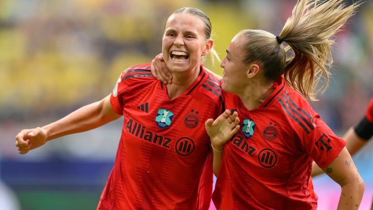 Fußball: Frauen-Supercup.