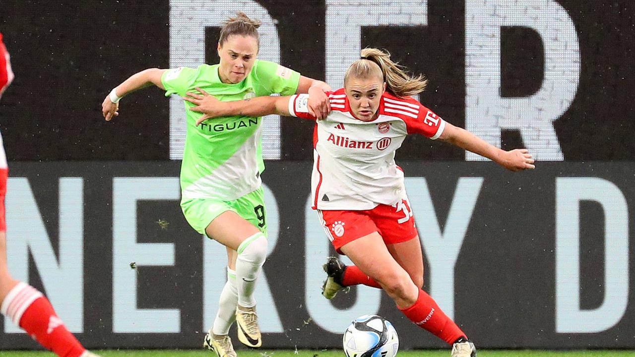 Ewa Pajor (VfL Wolfsburg) und Georgia Stanway (FC Bayern München)