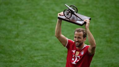 Fußball: Harry Kane mit der Torjägerkanone.