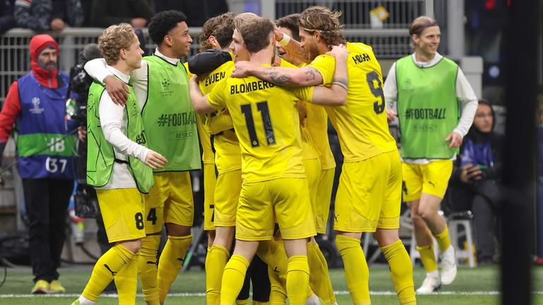 Fußball: Jubel bei Bodö/Glimt nach dem Sieg bei Inter Mailand.