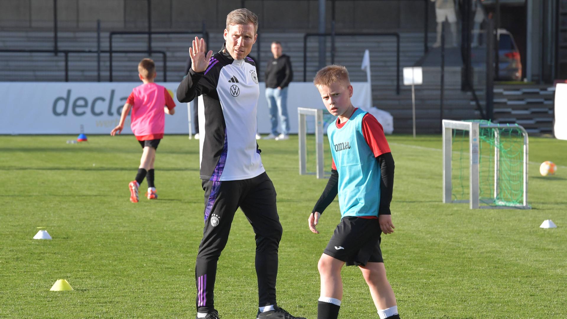 DFB-Jugendtrainer der U-20 Nationalmannschaft, Hannes Wolf bei einer Trainingseinheit.